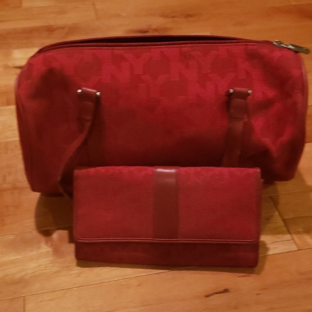 New York & Company pocketbook